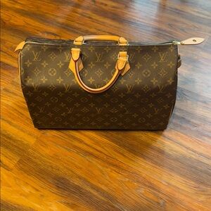 Louis Vuitton Speedy 35